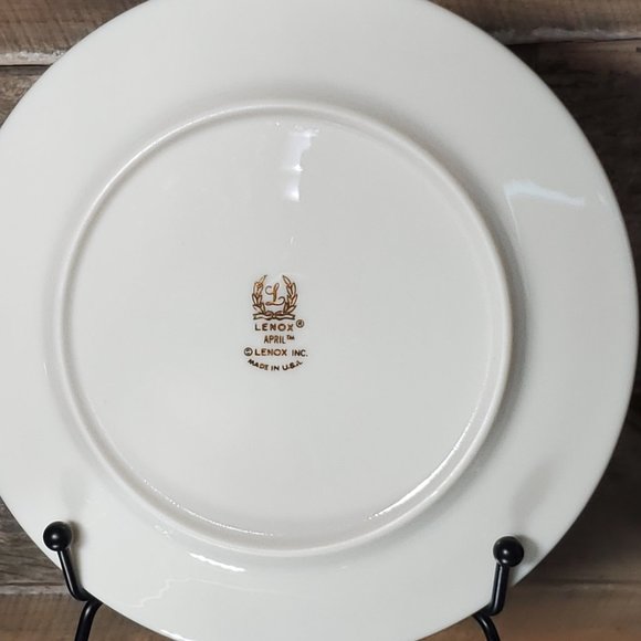 Lenox April Bread Plate - 1980's Pastel Flowers with Platinum Rim - Picture 2 of 4